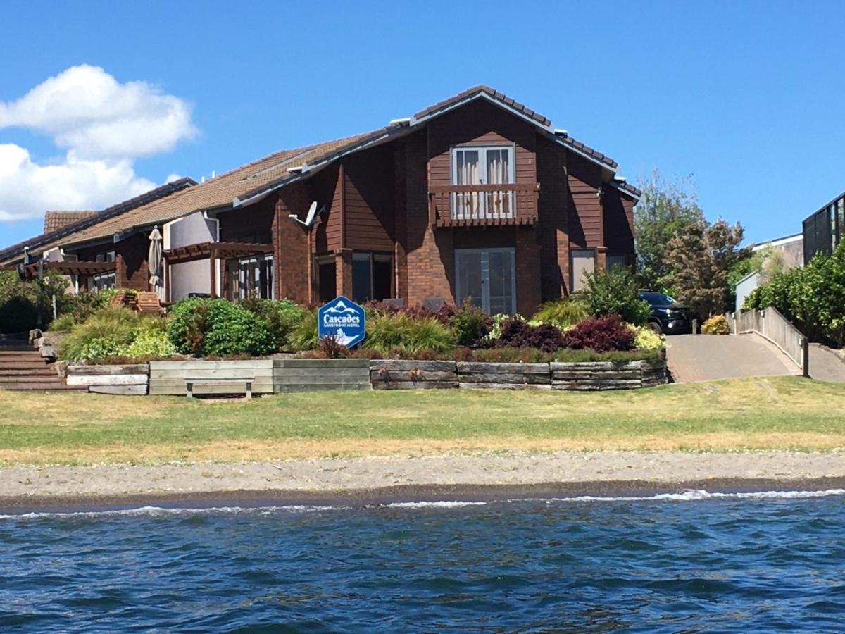 Cascades Lakefront Motel Таупо Экстерьер фото The house at 10000 Lake Washington Boulevard East, where the band recorded the album