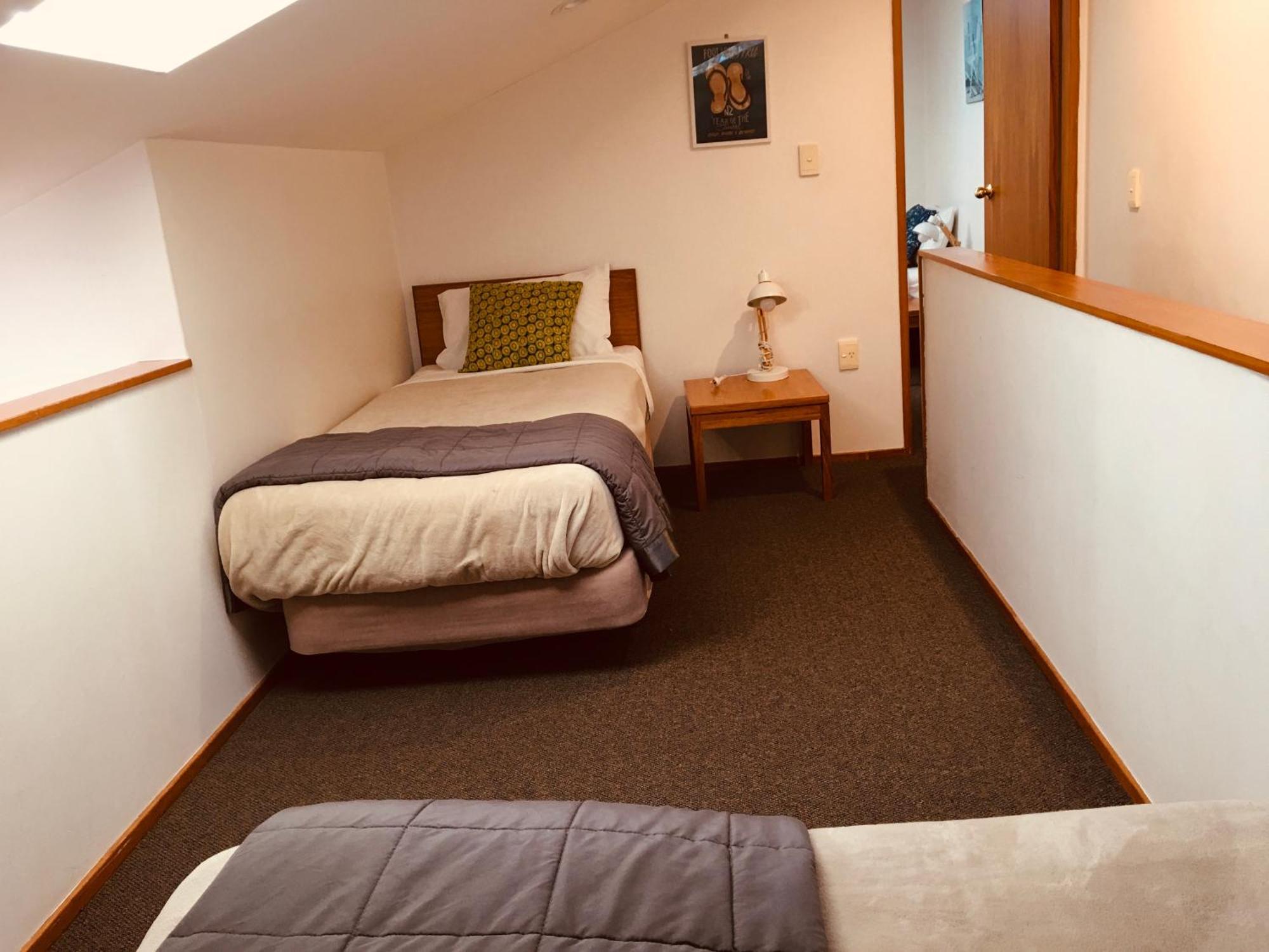 Cascades Lakefront Motel Таупо Экстерьер фото A single room at the hotel